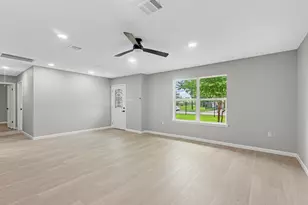 5039 Briscoe St, Houston, TX 77033 - Photo 5