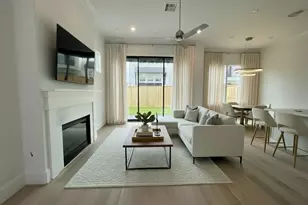 2704 Maxroy Dr, Houston, TX 77007 - Photo 3