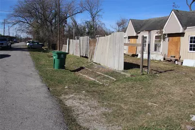 8227 Mendez Street, Houston, TX 77029 - Photo 1