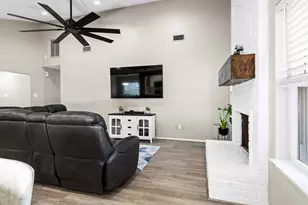 467 Reseda Dr, Houston, TX 77598 - Photo 7