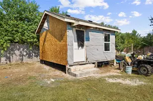 2215 County Road 3545, Cleveland, TX 77327 - Photo 23