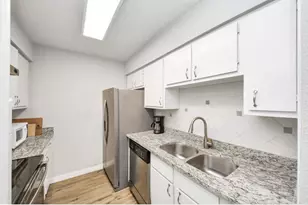 5711 Sugar Hill Dr, Houston, TX 77057 - Photo 7