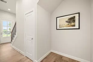 726 Carriage Knls Dr, Houston, TX 77008 - Photo 5