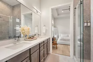 726 Carriage Knls Dr, Houston, TX 77008 - Photo 23