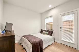 726 Carriage Knls Dr, Houston, TX 77008 - Photo 29