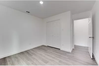 8126 Sterlingshire Street #B, Houston, TX 77078 - Photo 9
