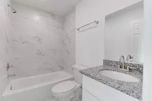 8126 Sterlingshire St, Houston, TX 77078 - Photo 17