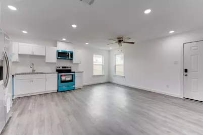 8126 Sterlingshire Street #B, Houston, TX 77078 - Photo 3