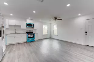 8126 Sterlingshire St, Houston, TX 77078 - Photo 3