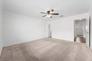 9735 Kemp Forest Dr, Houston, TX 77080 - Photo 15