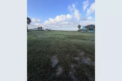1125 North Ocean Drive, Port Lavaca, TX 77979 - Photo 1
