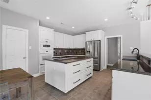 2803 Pinebend Dr, Pearland, TX 77584 - Photo 13