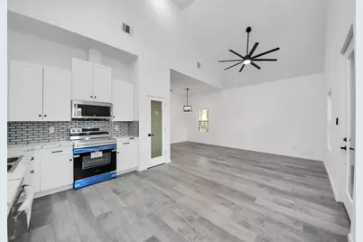 605 E Murrill Ave, Baytown, TX 77520 - Photo 5