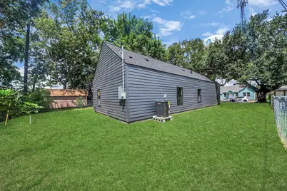 605 E Murrill Ave, Baytown, TX 77520 - Photo 15