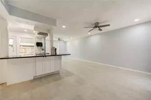 7965 Kendalia Dr, Houston, TX 77036 - Photo 17