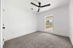 608 Lloyd Dr, Baytown, TX 77521 - Photo 19
