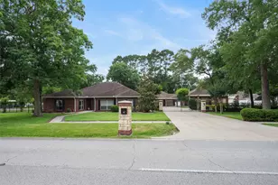 700 Carriage Hills Blvd, Conroe, TX 77384 - Photo 3