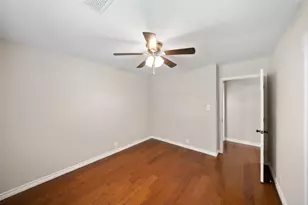 5203 Chantilly Ln, Houston, TX 77092 - Photo 13