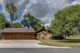 5821 Russell Ln Ln, Baytown, TX 77521 - Photo 5