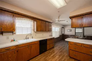 5821 Russell Ln Ln, Baytown, TX 77521 - Photo 13