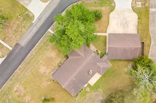 5821 Russell Ln Ln, Baytown, TX 77521 - Photo 9
