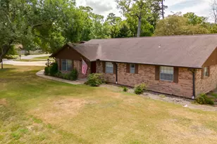 5821 Russell Ln Ln, Baytown, TX 77521 - Photo 3