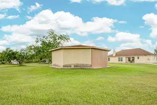 24910 Fm 2004 Rd, Angleton, TX 77515 - Photo 45