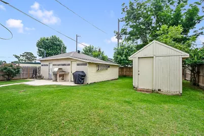 4923 Saxon Drive, Houston, TX 77092 - Photo 31