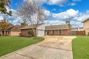 17306 Huntersglen Cir, Humble, TX 77396 - Photo 1