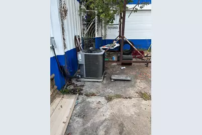 5621 Harrisburg Boulevard, Houston, TX 77011 - Photo 19