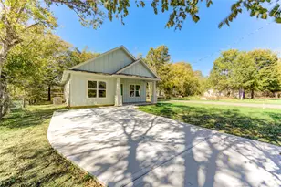 1309 Smith St, Navasota, TX 77868 - Photo 39