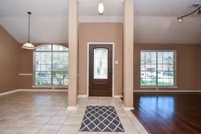 827 N Wellsford Drive, Pearland, TX 77584 - Photo 5