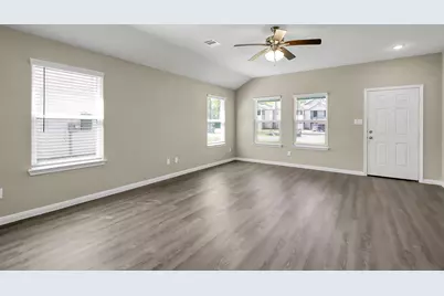 811 Jefferson Avenue, Cleveland, TX 77327 - Photo 7