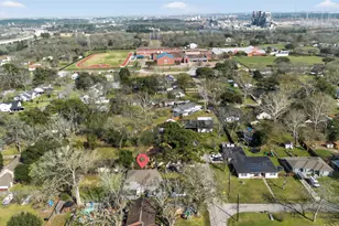 117 Pecan Dr, Baytown, TX 77520 - Photo 21