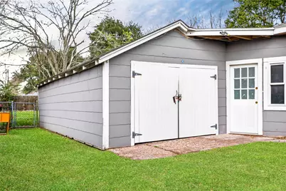 117 Pecan Drive, Baytown, TX 77520 - Photo 17