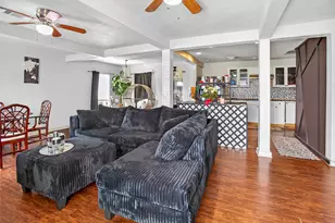 117 Pecan Dr, Baytown, TX 77520 - Photo 5