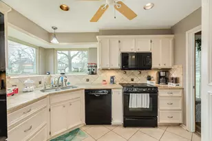 304 Arrow Wood St, Lake Jackson, TX 77566 - Photo 19