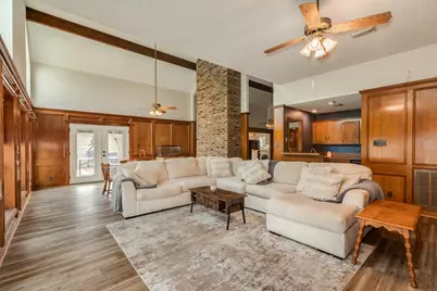 304 Arrowwood Street, Lake Jackson, TX 77566 - Photo 9