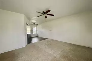 1754 W 6th St, Freeport, TX 77541 - Photo 3