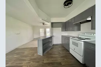 1754 W 6th Street, Freeport, TX 77541 - Photo 7