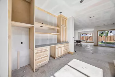 1050 W 42nd Street, Houston, TX 77018 - Photo 3