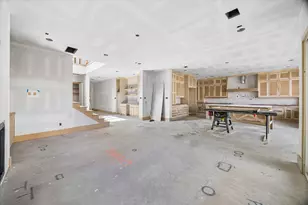 1050 W 42nd St, Houston, TX 77018 - Photo 5