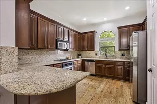 608 Westcott St, Houston, TX 77007 - Photo 9