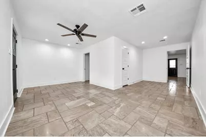 4631 Mi Castillo Court, Houston, TX 77045 - Photo 15