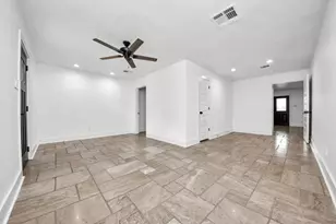 4631 Mi Castillo Ct, Houston, TX 77045 - Photo 15