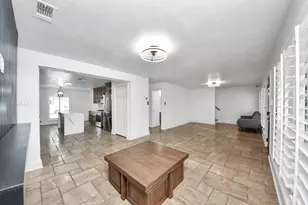 4631 Mi Castillo Ct, Houston, TX 77045 - Photo 7