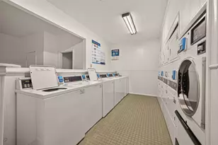 3131 Cummins St, Houston, TX 77027 - Photo 25