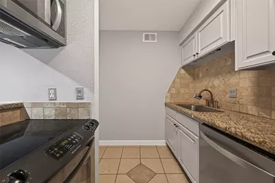 3131 Cummins Street #82, Houston, TX 77027 - Photo 17