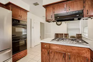 9610 S Hanworth Dr, Houston, TX 77031 - Photo 13