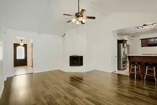9610 S Hanworth Dr, Houston, TX 77031 - Photo 5